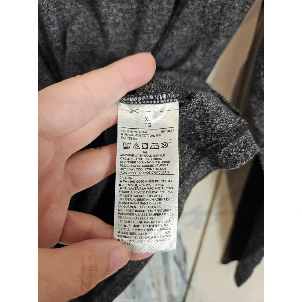 Banana Republic Quick Dry Henley XL Gray Long Sleeve Performance Raglan Shirt